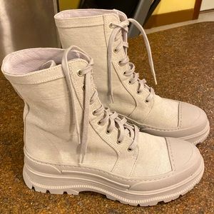 Like New-Women’s Free People Camp Out Gray Combat Lace Up Canvas Boots, Sz 40
